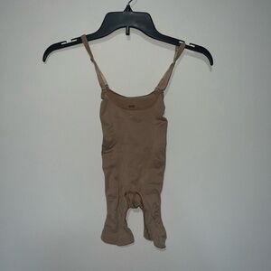 SKIMS SEAMLESS SCUPLT BUTT LIFTING OPEN BUST BODYSUIT SIENNA XXS